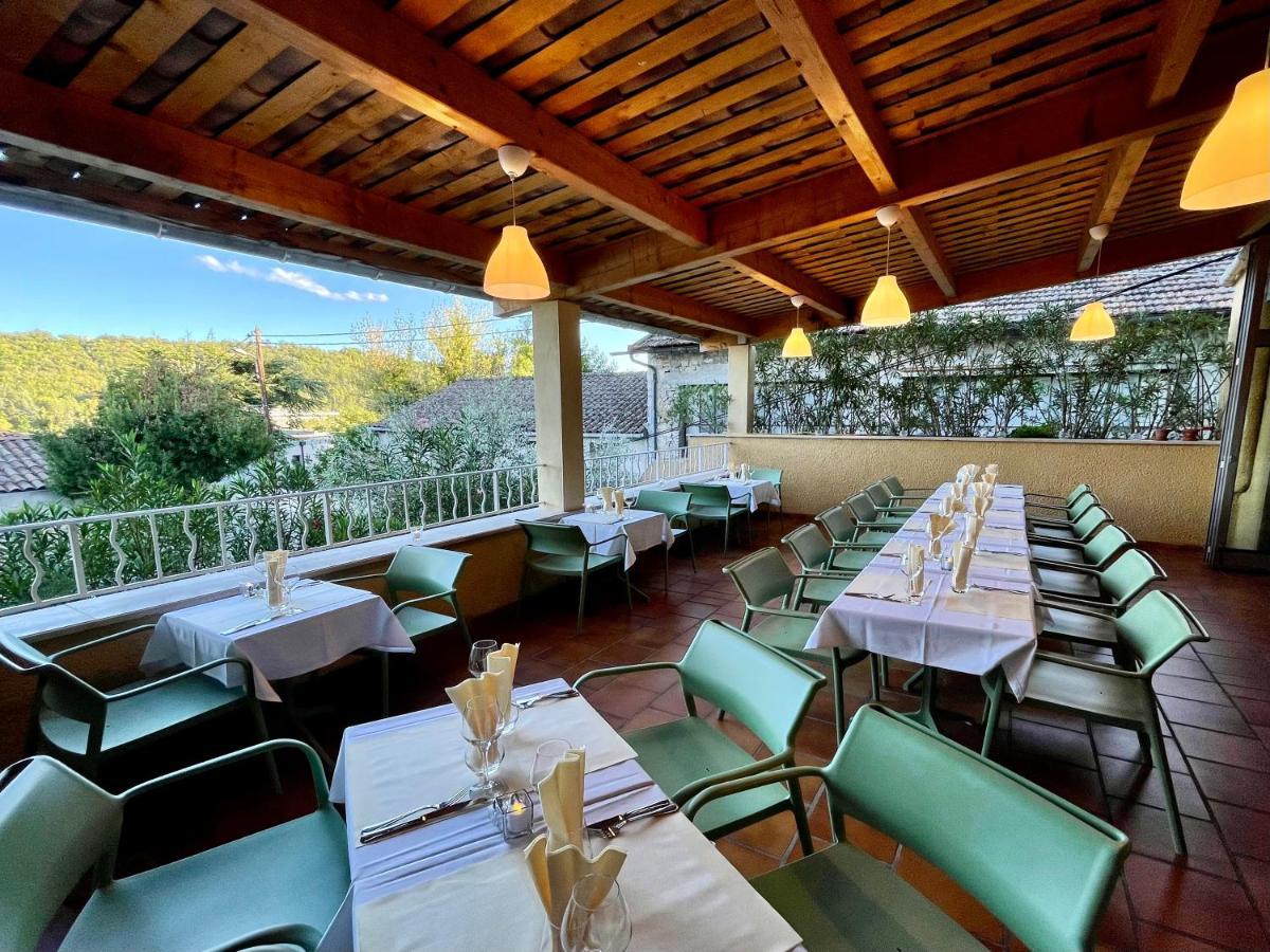 Hotel Berneron Vallon-Pont-dʼArc 외부 사진