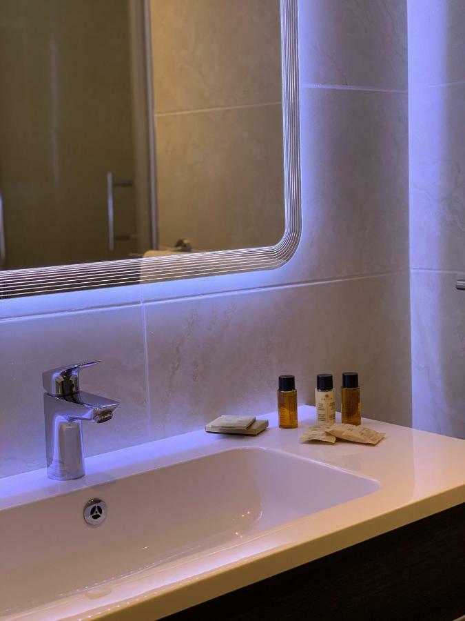 Hotel Berneron Vallon-Pont-dʼArc 외부 사진